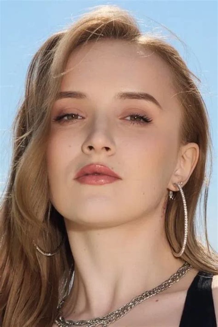 Discovering Polly Yangs: An Inspiring Figure in Entertainment