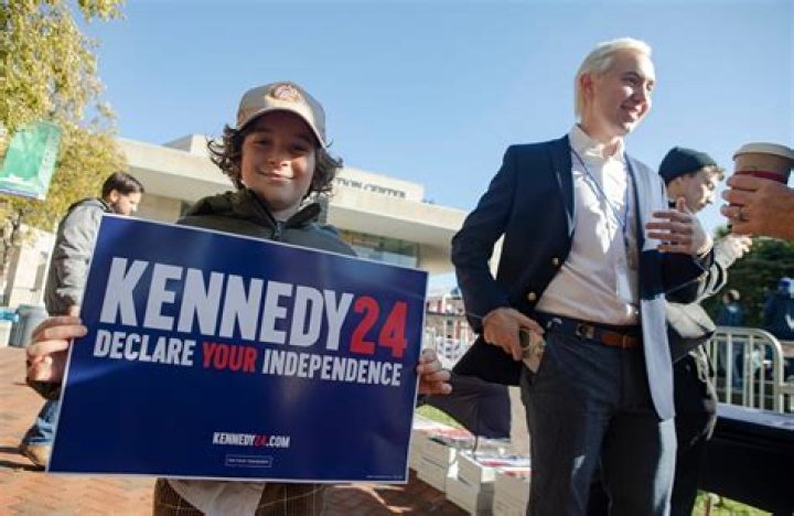 Getting to Know Link Lauren: The Gen Z Voice Shaping Political Talk