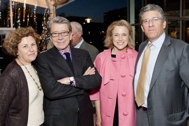 Jayne Modean: Discover the Ageless Fashion Adventure at Chicagoland's Favorite Boutiques