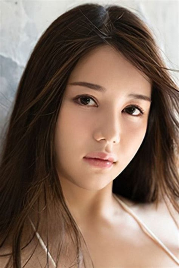 Miu Shiramine: Rising Star in the Spotlight