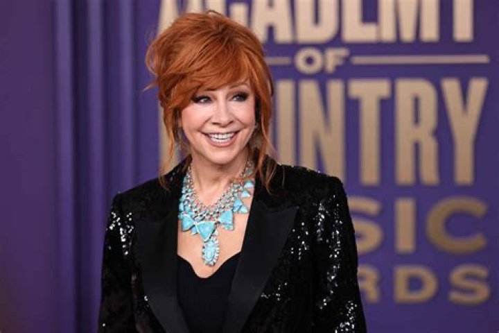 Reba McEntire Young: A Star That Never Fades
