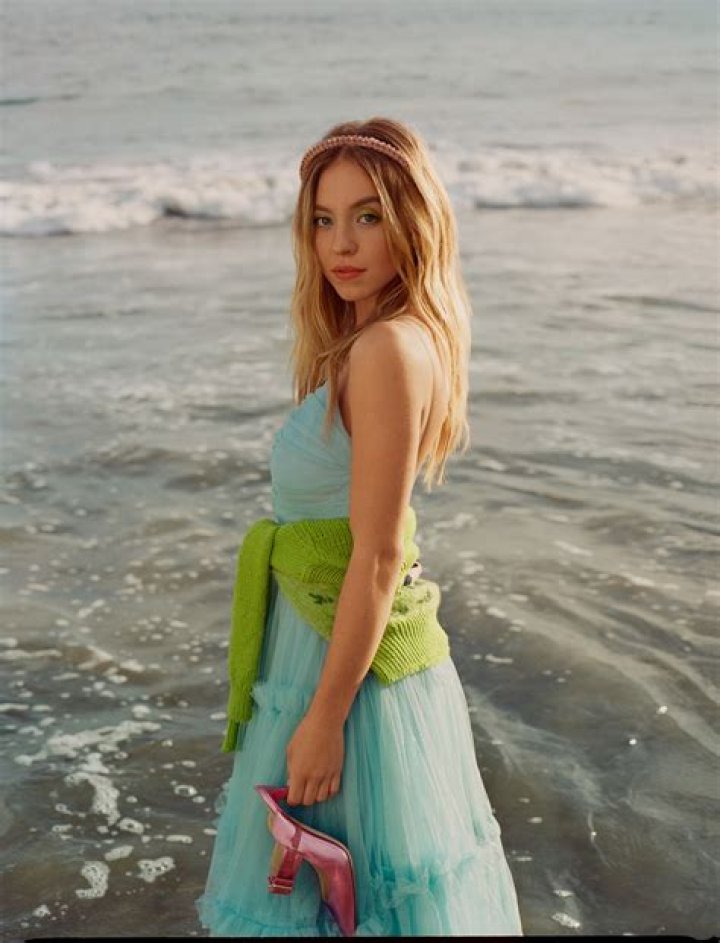 Sydney Sweeney TheFappening: Looking Beyond the Headlines to a Resilient Star