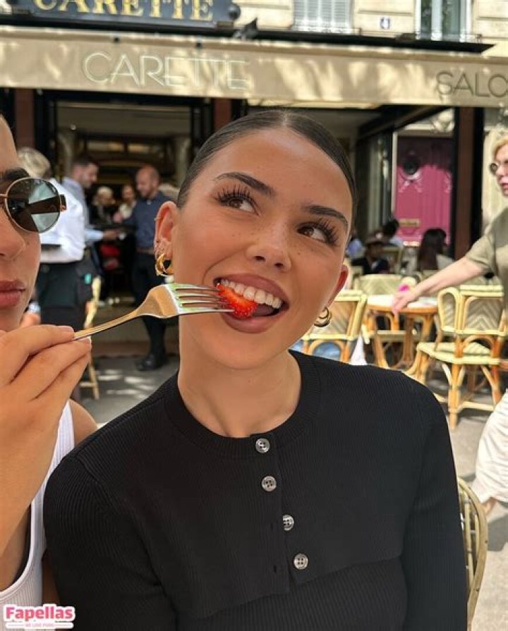 Understanding the Buzz Around Leah Halton AI Nude Content: What You Need to Know